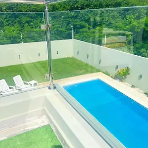 5 Star Minutes From Airport And Beaches Villa